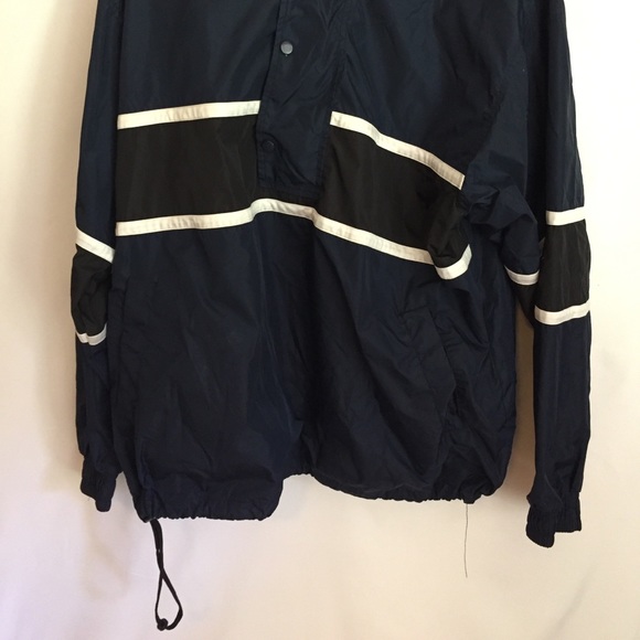 🛑SOLD🛑 black and blue vintage Nike logo  jacket - Picture 2 of 8